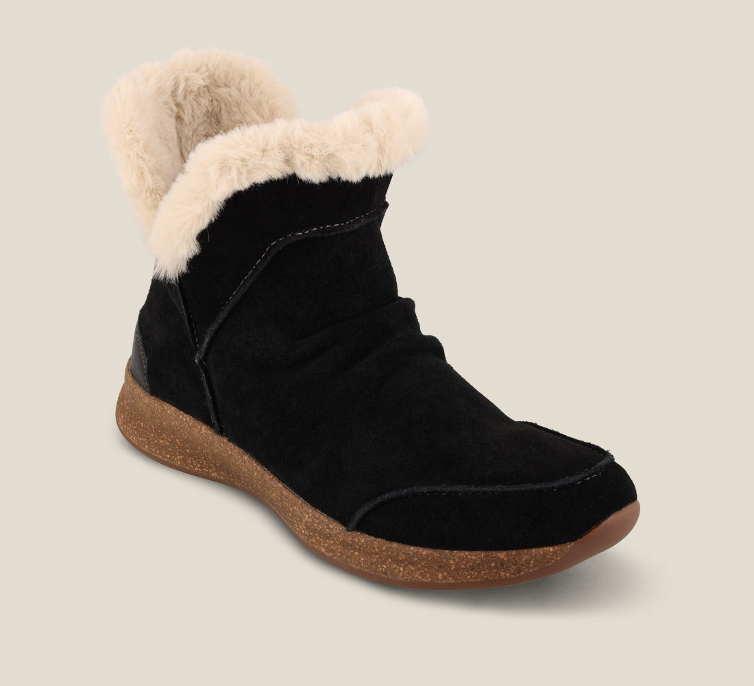 Taos Shoes Women's Future Mid-Black Suede